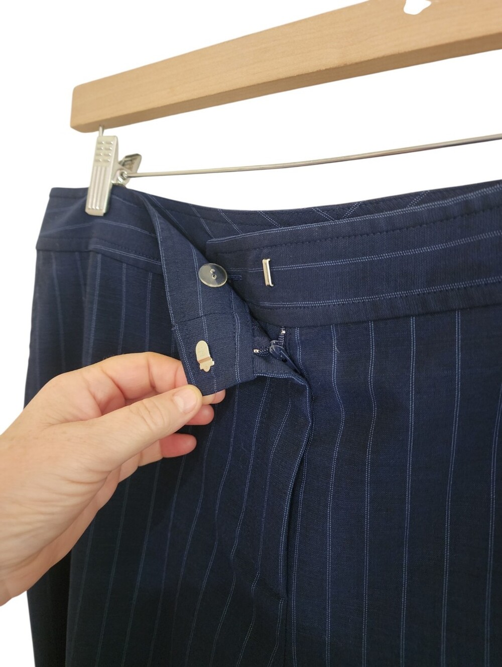St. John Wool Silk Pinstripe Tailored Trousers Navy Size 14 Made in USA - Picture 4 of 10